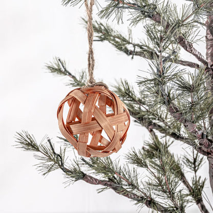 Zoco Home Decor/Christmas Bamboo Christmas Ball | Oatmeal