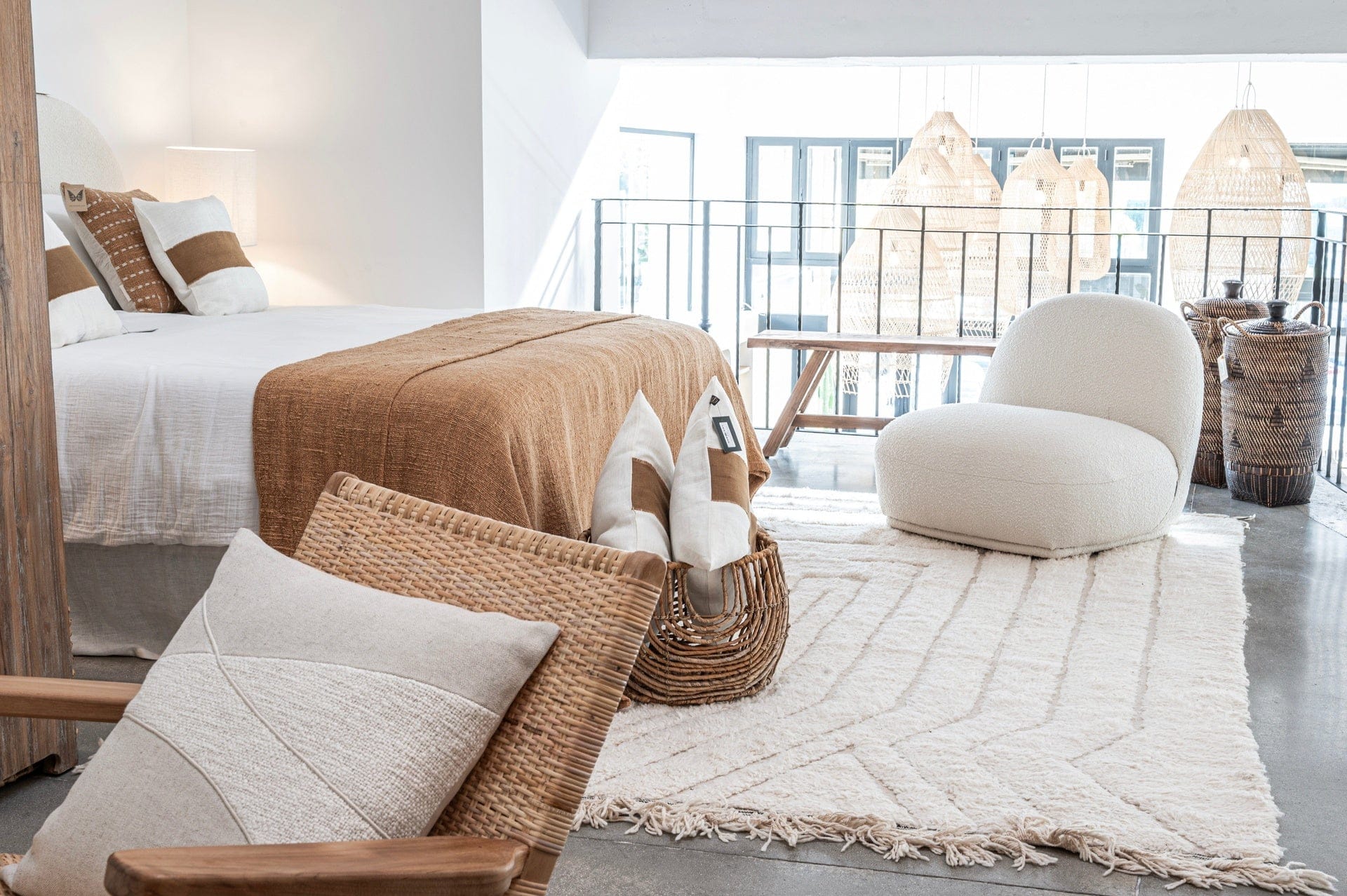 Zoco Home Furniture/Chair Noku Swivel Lounge Chair