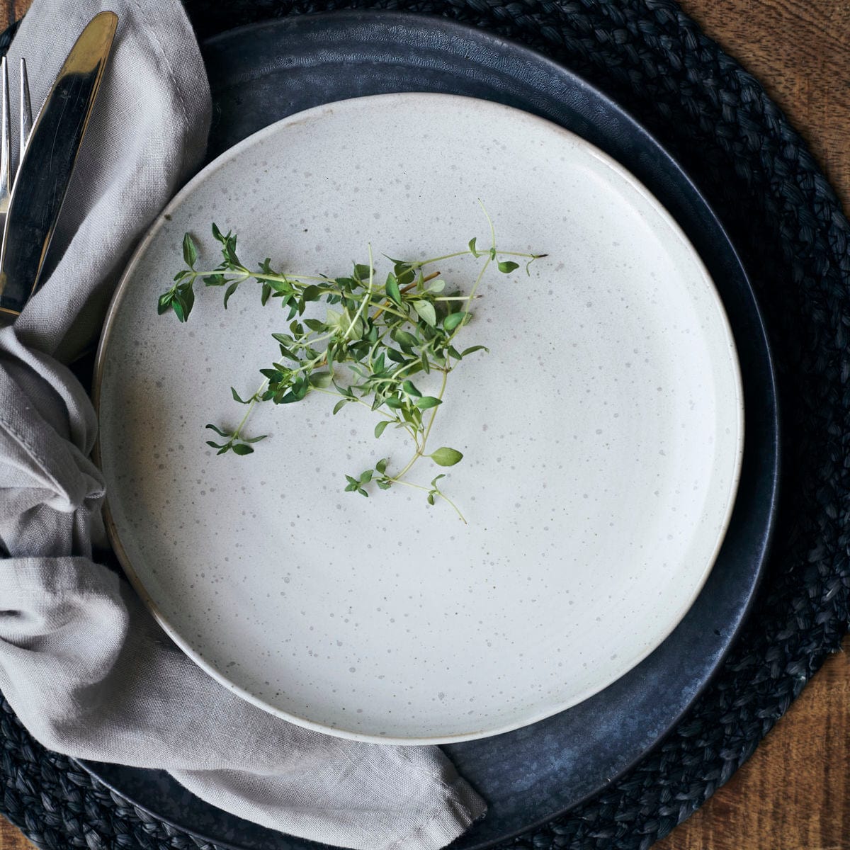 Zoco Home Decor/Kitchen Pion Stoneware Lunch Plate | White/Grey 21.5x3cm