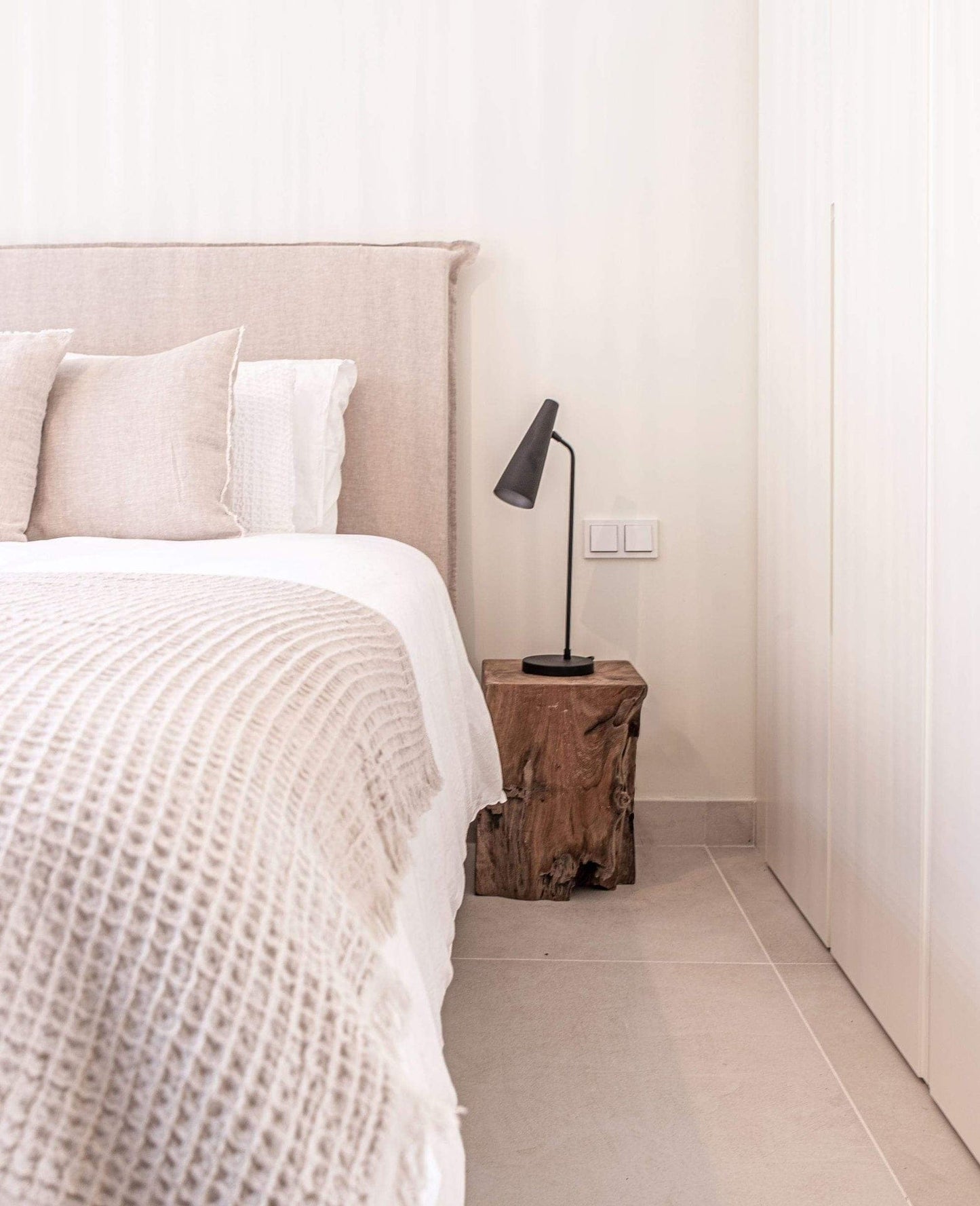 Zoco Home Decor/Lighting Precise Table Lamp | Matte Black | 52cm